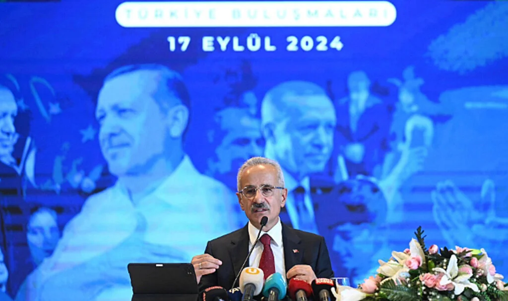 Bakan Uraloğlu: "Samsun-Sarp Hızlı Tren Hattının 300 Kilometresi Tünel Olacak"