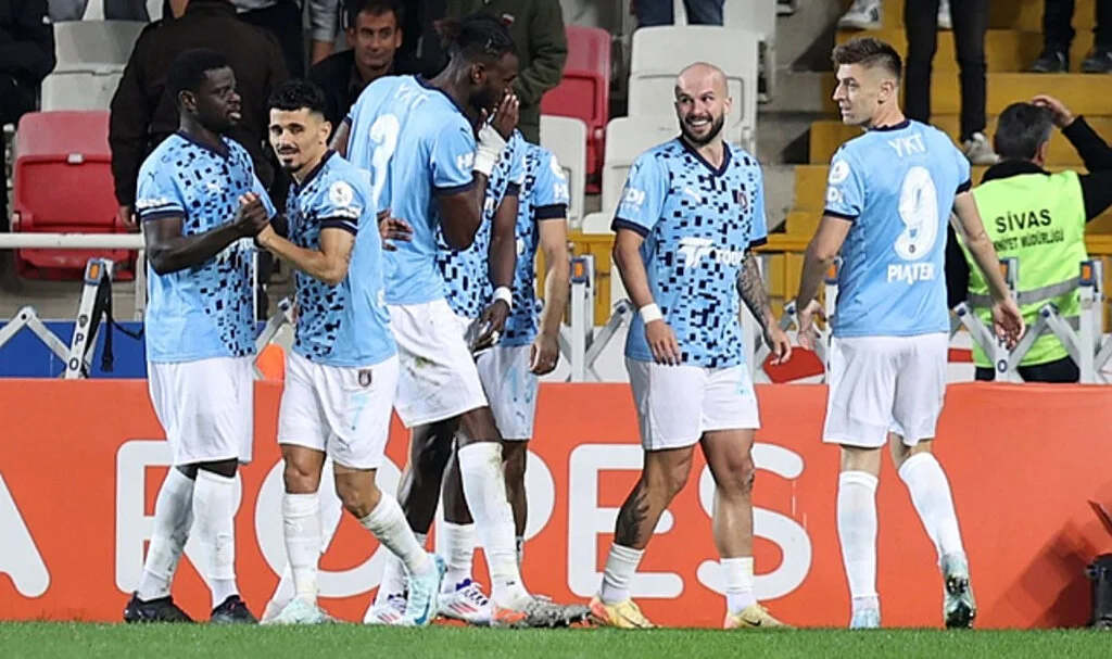 Başakşehir, Deplasmanda Sivasspor'u Figueiredo'nun Golleriyle Geçti