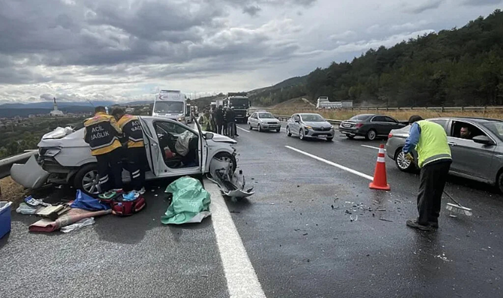 Bolu'da Zincirleme Kaza: 4 Yaralı
