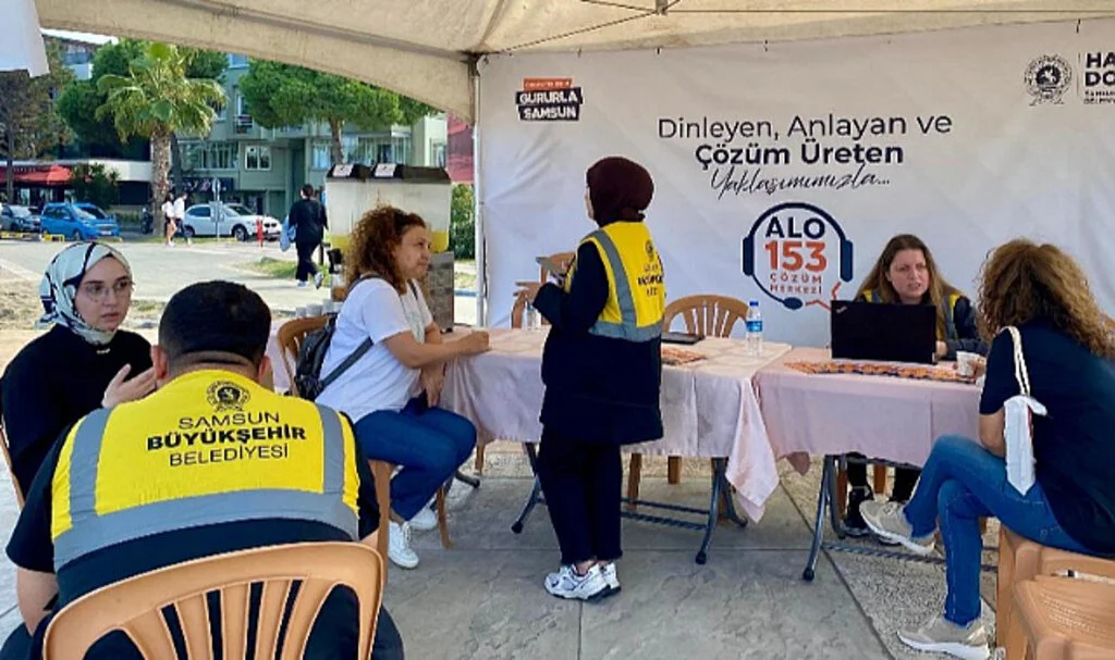Büyükşehir Belediyesi Atakum’da Vatandaşların Görüşlerine Kulak Veriyor