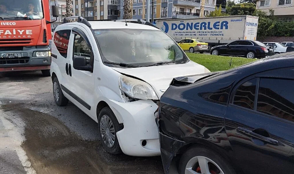 Çarşamba'da Zincirleme Kaza: 3 Yaralı