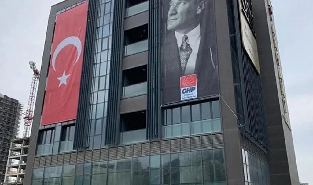 CHP’nin Tüzük Kurultayı Devam Ediyor