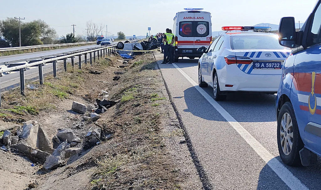 Çorum'da Feci Kaza: Polis Çift Hayatını Kaybetti, İki Çocuk Yaralı