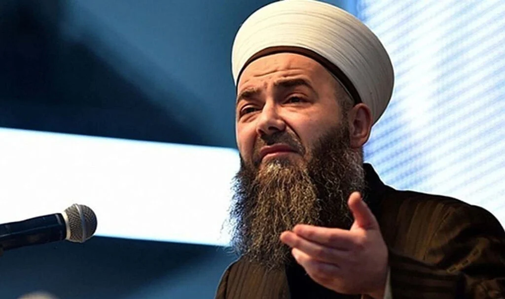 Cübbeli Ahmet Hoca'ya İkitelli'de Saldırı Girişimi