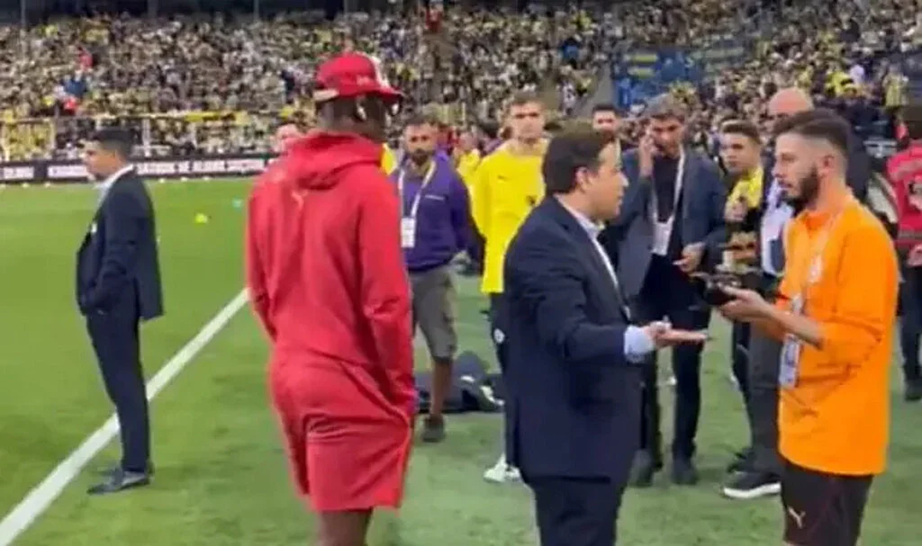 Dev derbi öncesi çimlerde Batshuayi'ye müdahale!