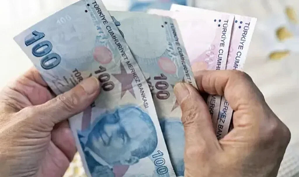 Emekli maaşı alıp, çalışanlar dikkat! Yargıtay'dan emekli aylığına haciz kararı...