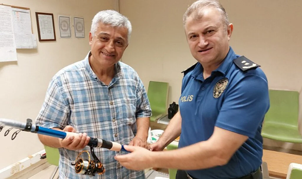 Emekli Polis Memuruna Meslektaşlarından Anlamlı Hediye