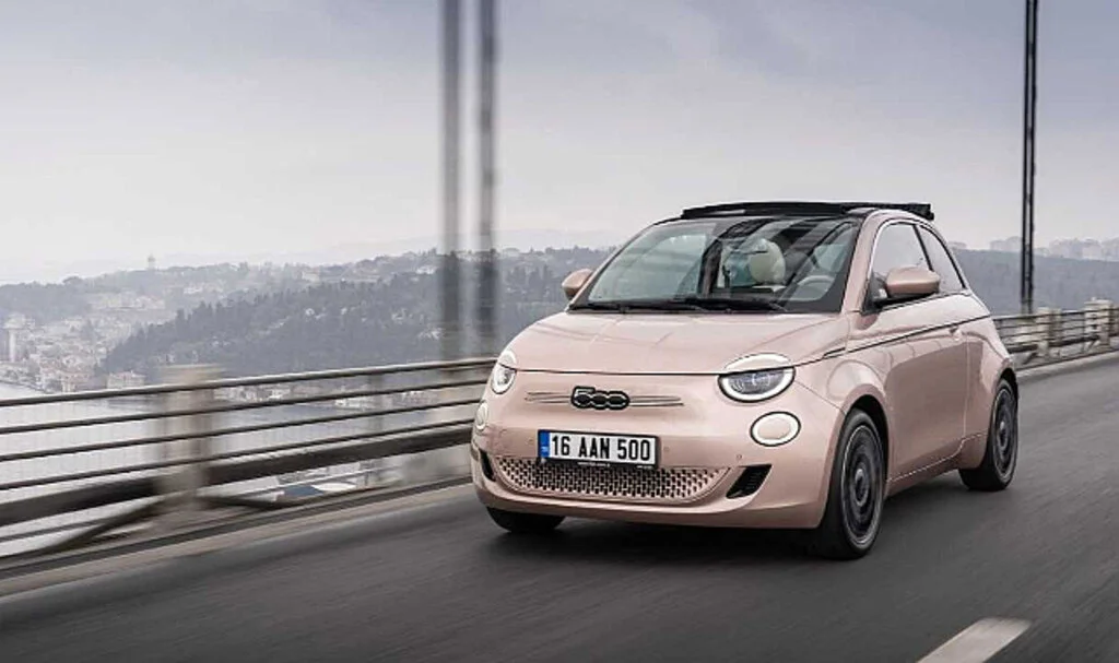 Fiat 500e Üretimi Durdu: Elektrikli Araçlar Düşüşte!