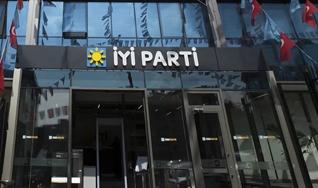 İYİ Parti'de Toplu İstifa