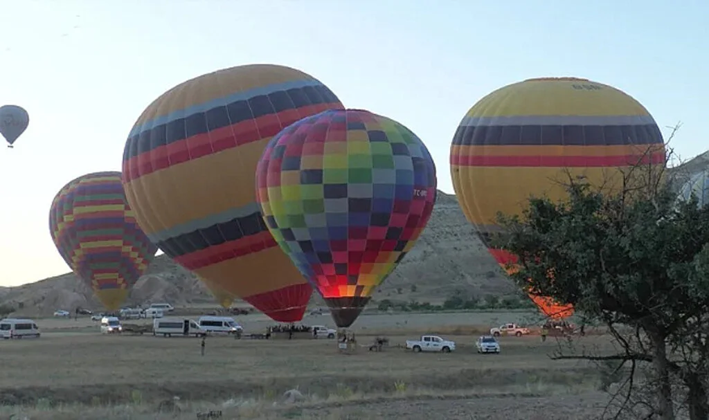 Kapadokya'da Sıcak Hava Balonu Turları İptal Edildi