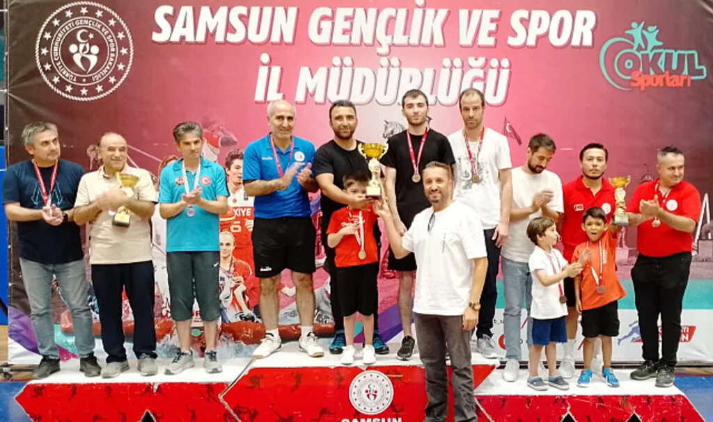 Masa Tenisinde Ödüller Sahiplerini Buldu