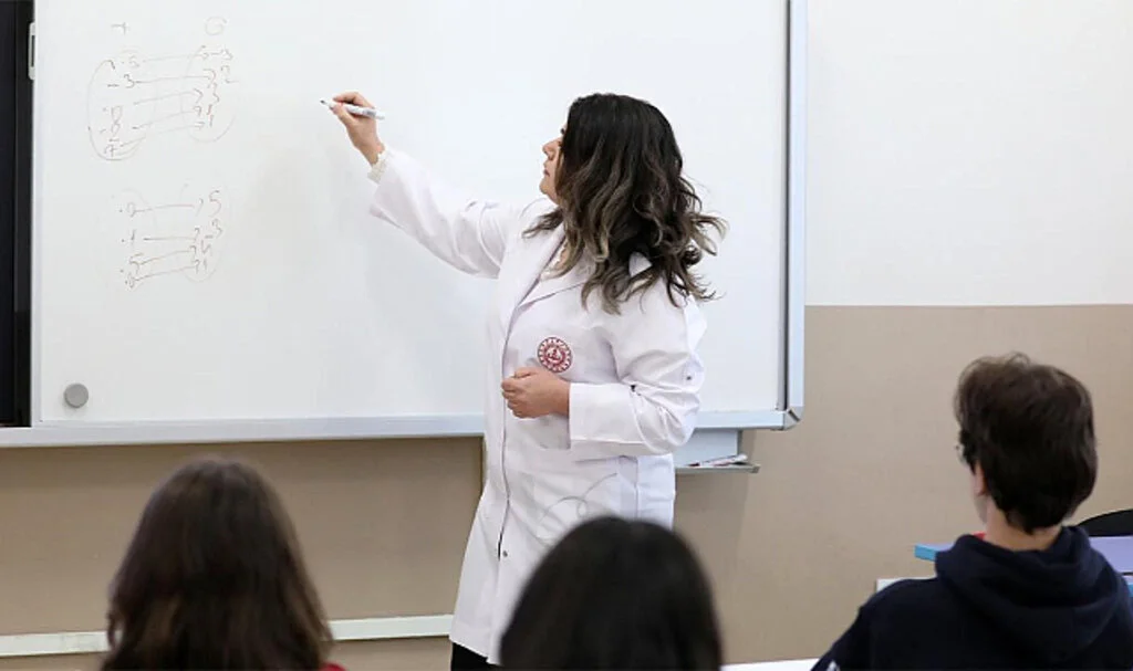 MEB'den Öğretmenlere Büyük Destek: Yeni Tazminat Düzenlemesi
