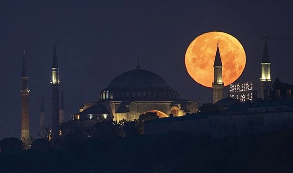 Mevlid Kandili'nde Oruç Tutulmalı mı? Diyanet'in Açıklamaları