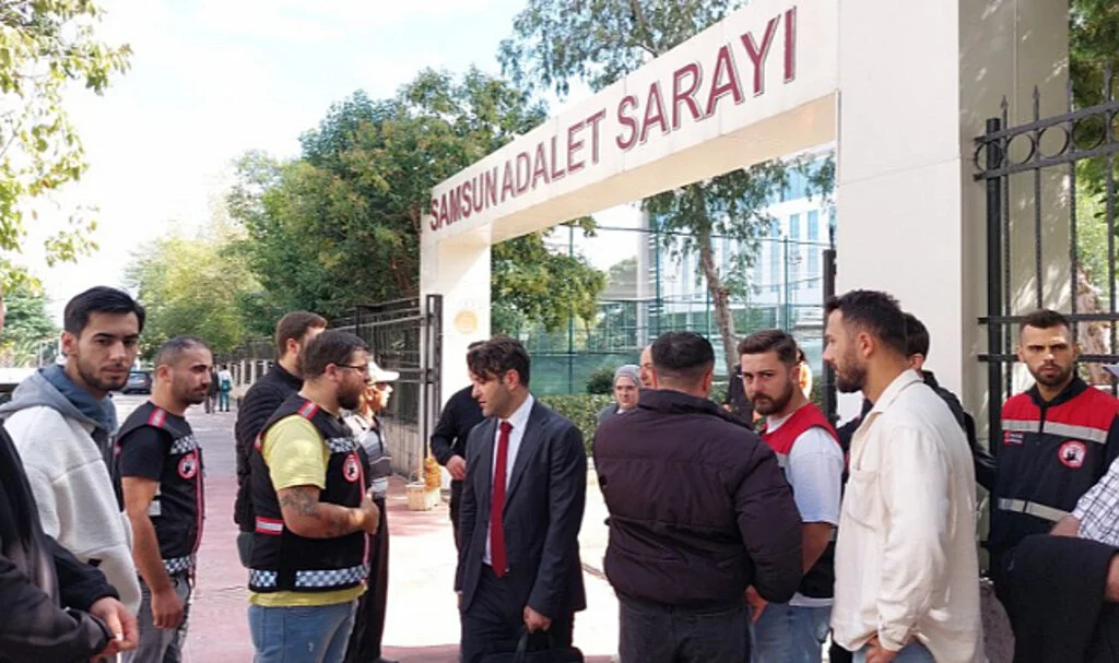 Motokuryenin ölümüne sebep olan ehliyetsiz sürücünün yargılanmasına başlandı