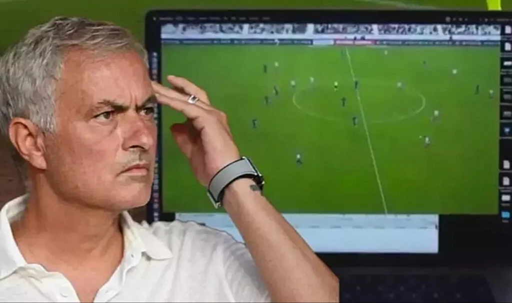 Mourinho'dan Ofsayt Tepkisi: Laptopu Kameranın Önüne Koydu