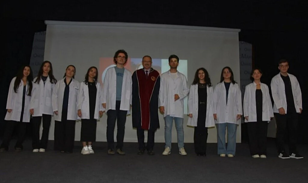 OMÜ Tıp Fakültesi’nde Yeni Öğrenciler Önlüklerini Giydi