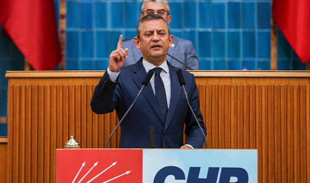 Özel'den Bilal Erdoğan'a Sert Tepki: "Siyaset Yapıyorsan Karşılığını Alırsın"