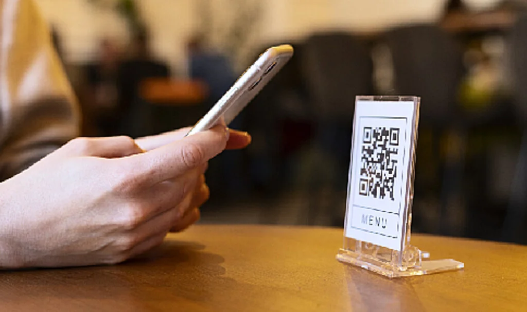 QR Menü Nedir ve Nasıl Çalışır? Restoranlar İçin Avantajları Nelerdir?