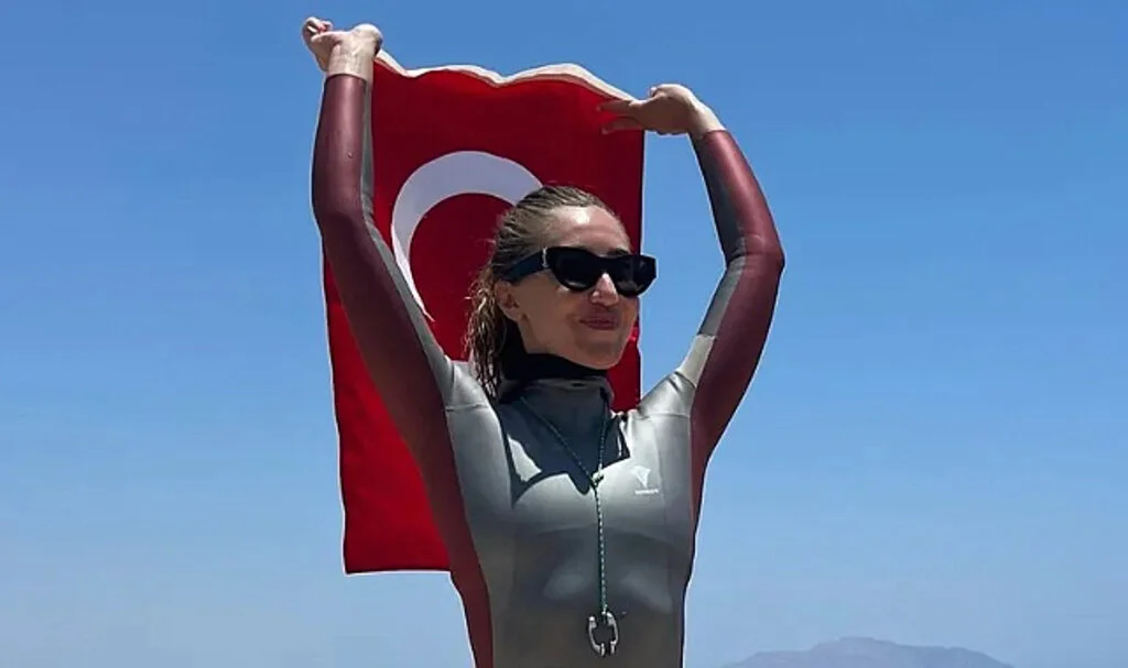 Şahika Ercümen Antalya'daki Şampiyonada 3 Altın Madalya Kazandı