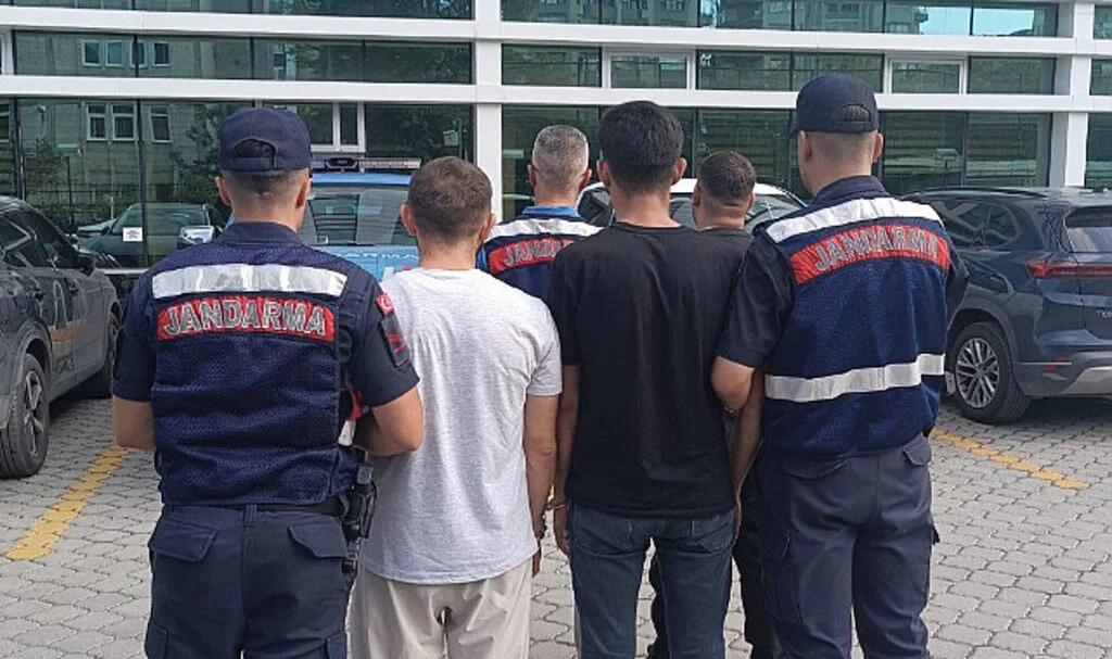 Samsun'da 3 Firari Yakalandı