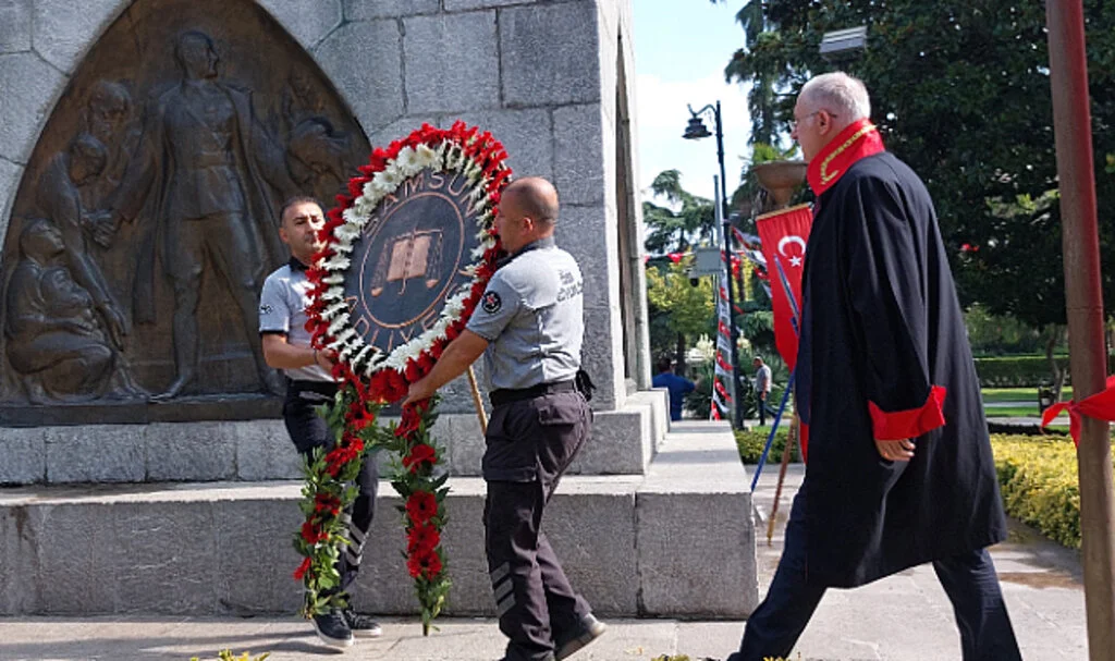 Samsun’da Adli Yıl Açılışı İçin Atatürk Anıtı’nda Tören Yapıldı