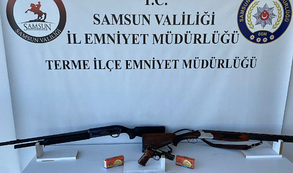 Samsun'da bir adreste 6 ruhsatsız tabanca ele geçirildi
