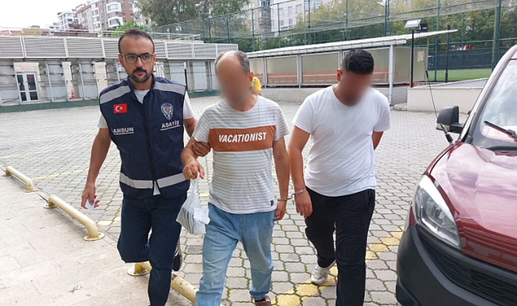 Samsun’da Çöp Kovası Hırsızları Suçüstü Yakalandı