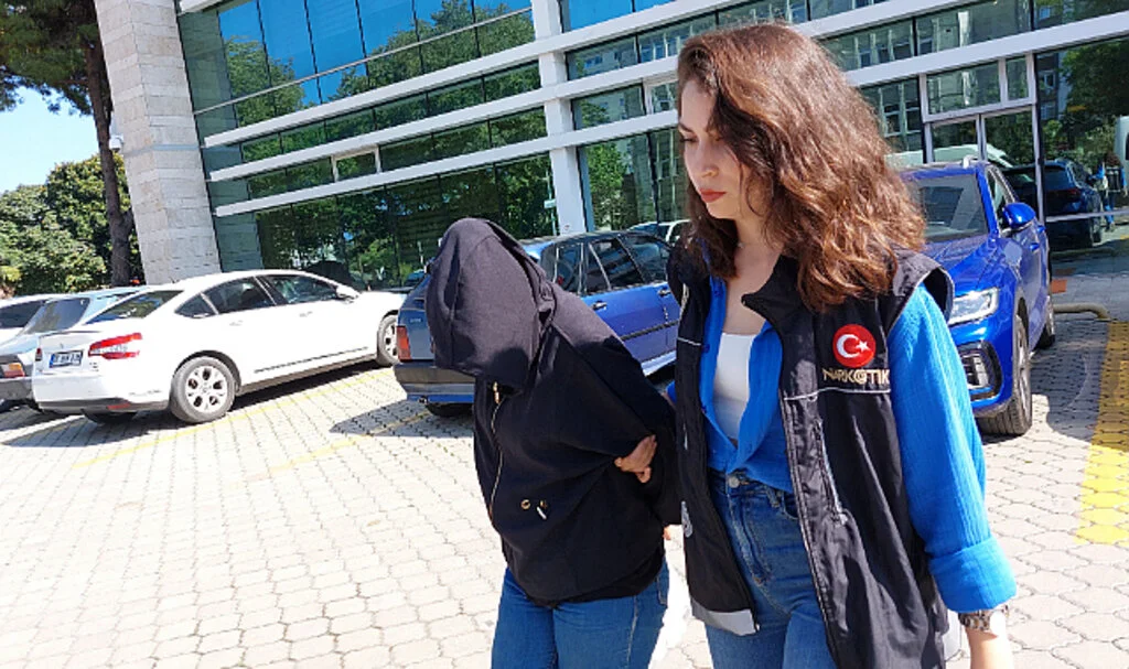 Samsun'da Evinde Uyuşturucu Bulunan Kadın Tutuklandı
