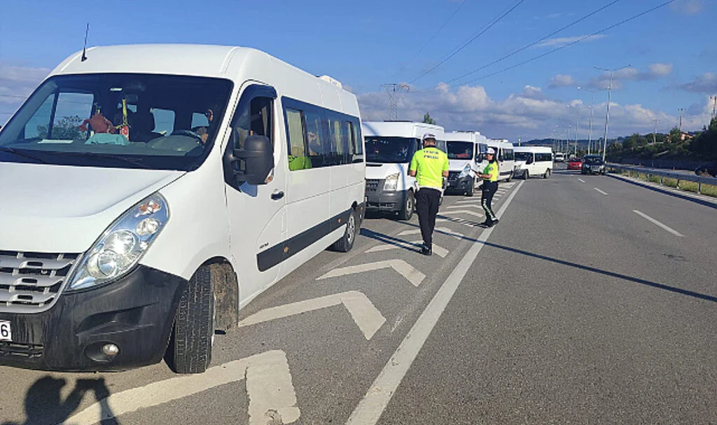 Samsun'da Okul Servislerine Polis Denetimi Yapıldı