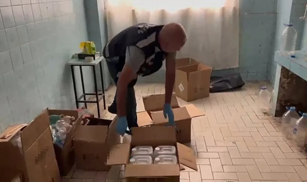 Samsun'da sahte içki imalatı yapılan eve polis baskını: 1 gözaltı