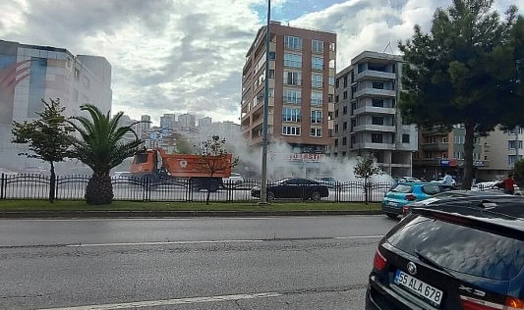 Samsun'da Seyir Halindeki Araçta Yangın Çıktı