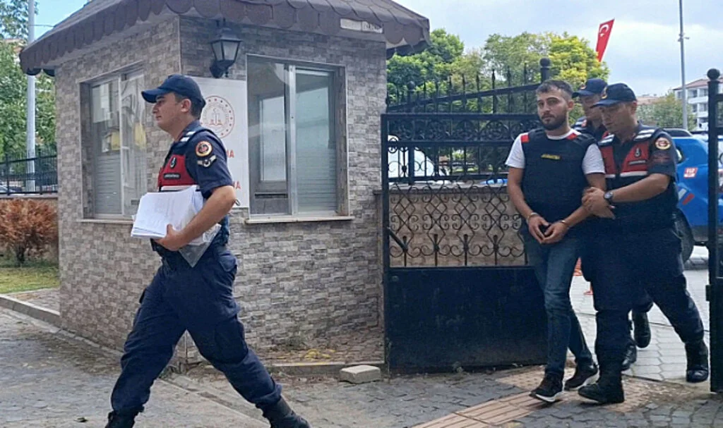 Samsun'da Silahlı ve Bıçaklı Kavga: 1 Kişi Ev Hapsinde
