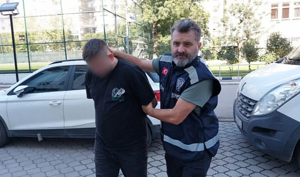 Samsun’da Uyuşturucu Operasyonu: 5 Gözaltı ve Silah Ele Geçirildi