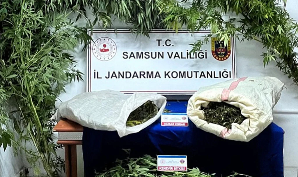 Samsun'da Uyuşturucu Operasyonunda 8 Kilogram Esrar Ele Geçirildi