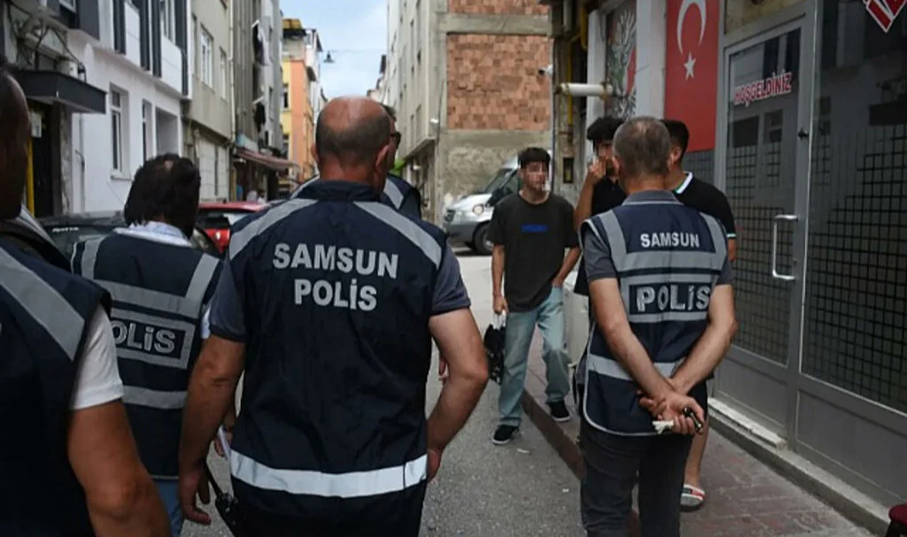 Samsun Polisi Öğrencilerin Güvenliği İçin Denetimleri Sıkılaştırdı