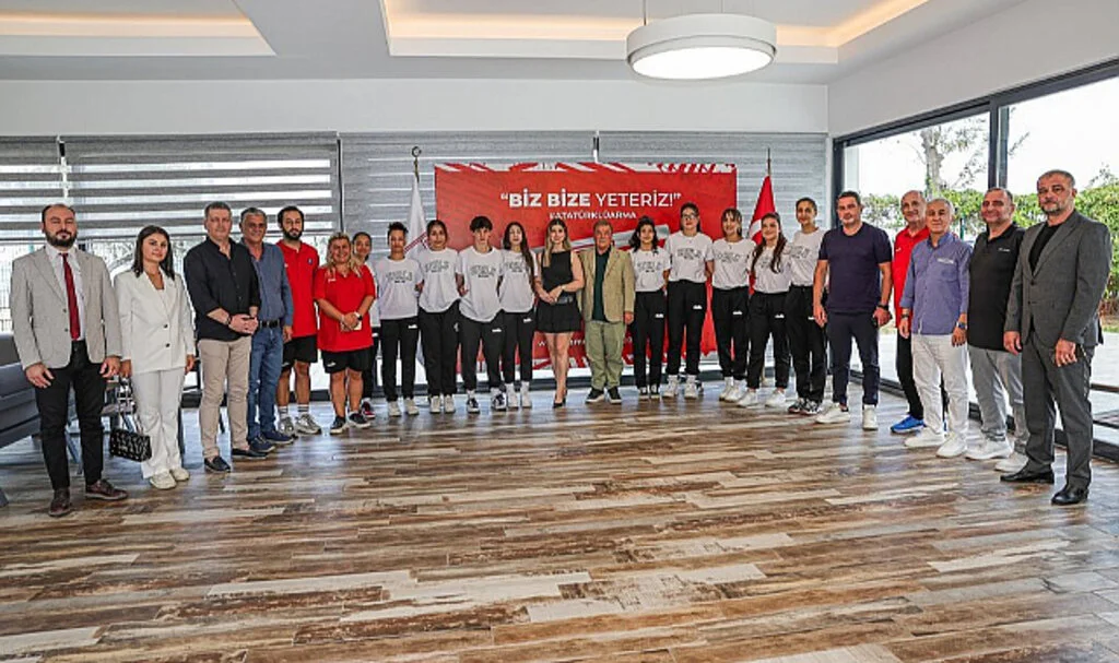 Samsun Zorlu Koleji Spor Kulübü'nden Samsunspor'a Anlamlı Ziyaret