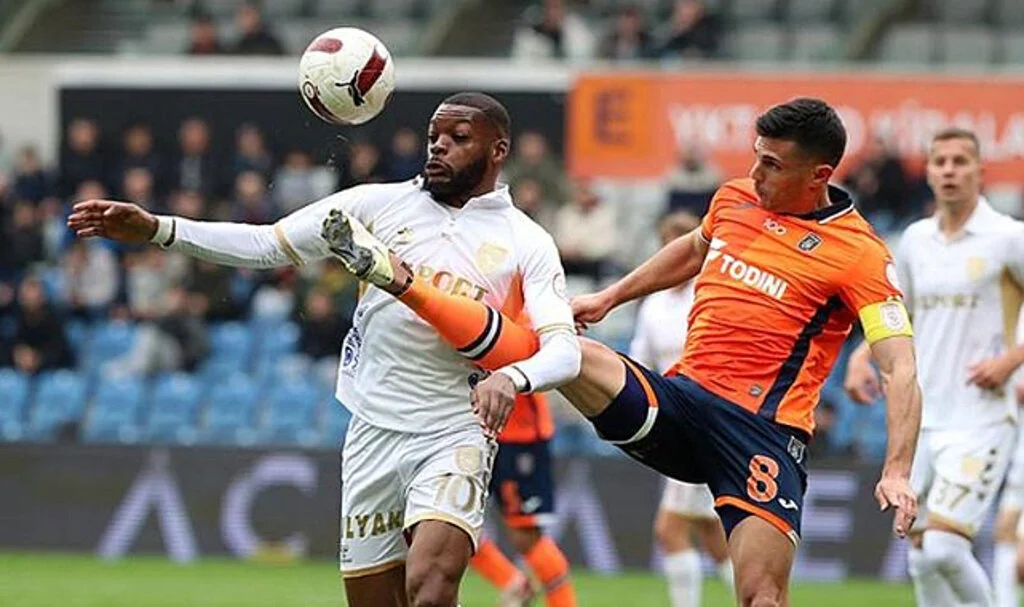Samsunspor, Süper Lig'de Başakşehir'i Ağırlıyor