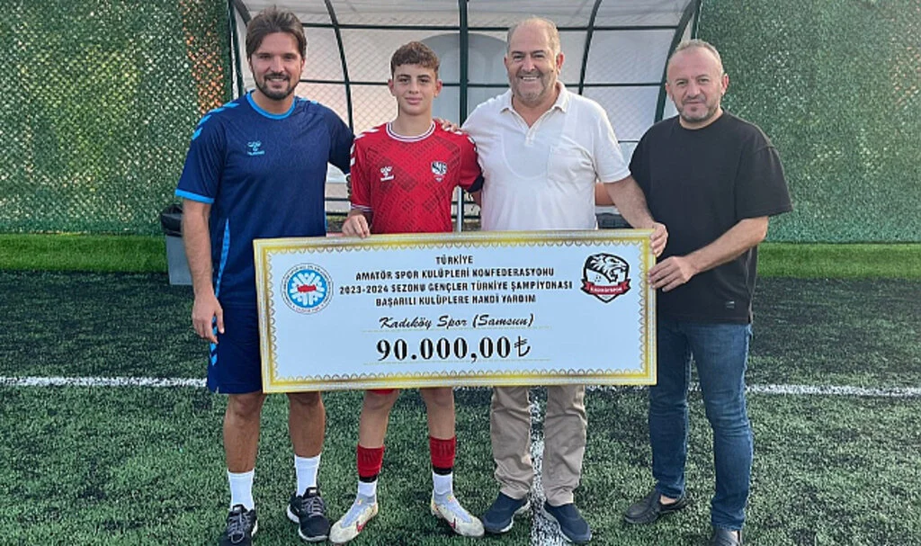 TASKK Kadıköyspor'u Ödüllendirdi