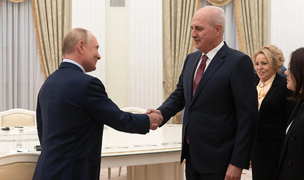 TBMM Başkanı Kurtulmuş, Putin ile Moskova'da Bir Araya Geldi