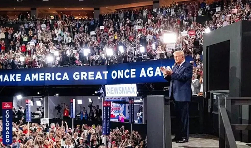 Trump: Başkan Seçilmem Halinde Google'a Dava Açacağım