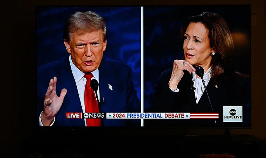Trump ve Harris Münazarasında Kim Üstün Geldi?