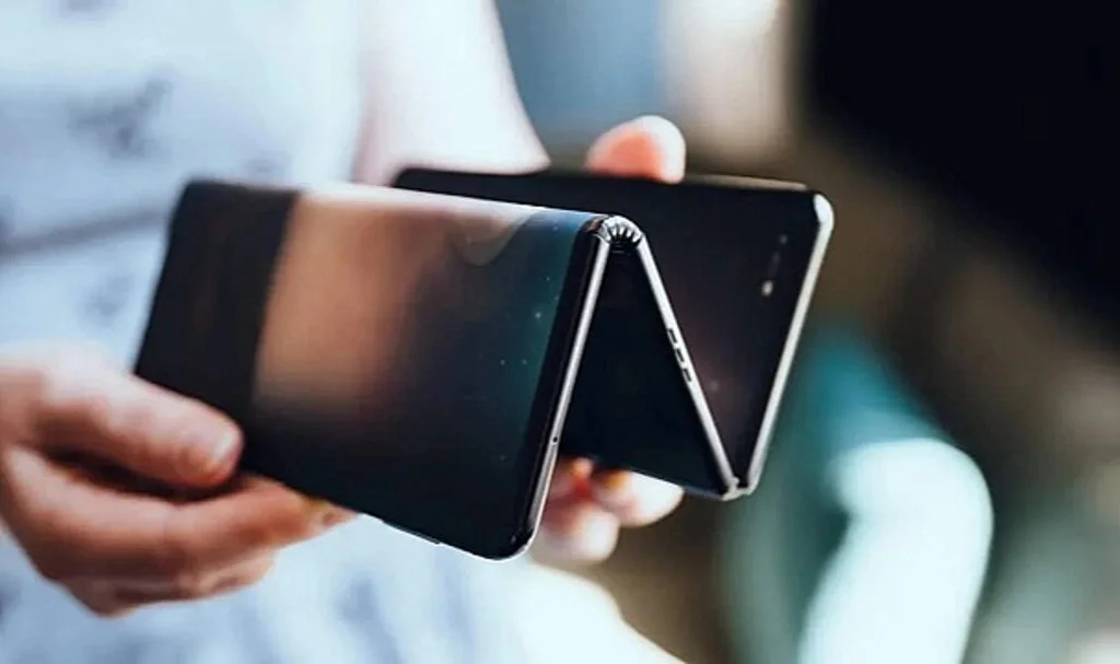 Üç Katlı Telefonlar: Akıllı Telefon Dünyasında Yeni Bir Dönem