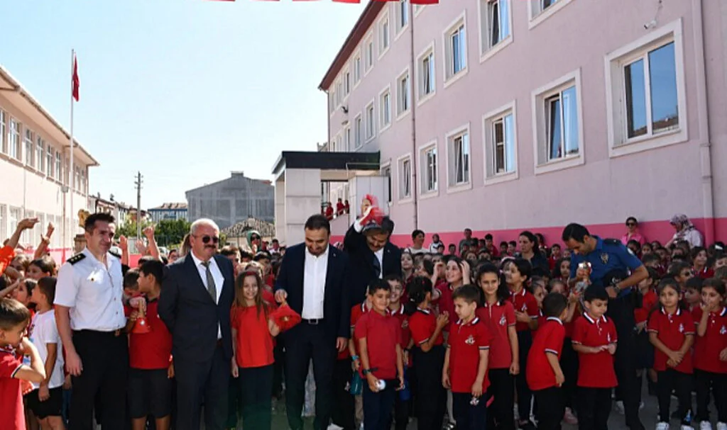 Vezirköprü’de İlköğretim Haftası Coşkuyla Kutlandı