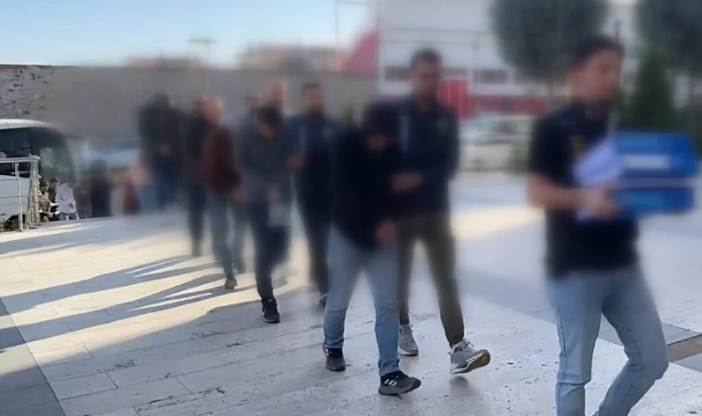 19 İlde Nitelikli Dolandırıcılık Operasyonu: 76 Şüpheli Adliyede