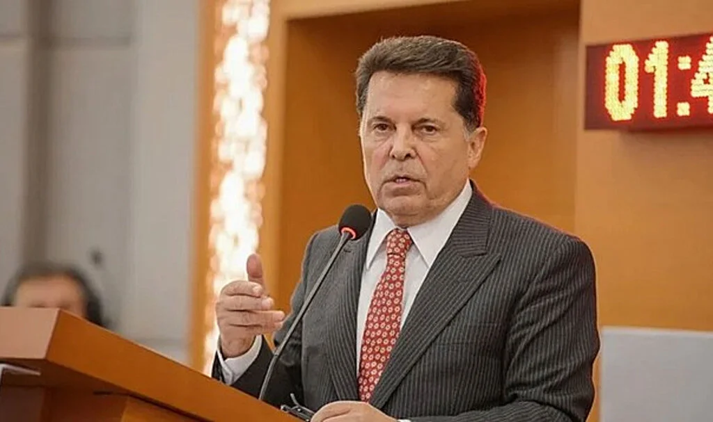 Ahmet Özer’in Gözaltına Alınmasının Ardından Esenyurt’a Kayyum
