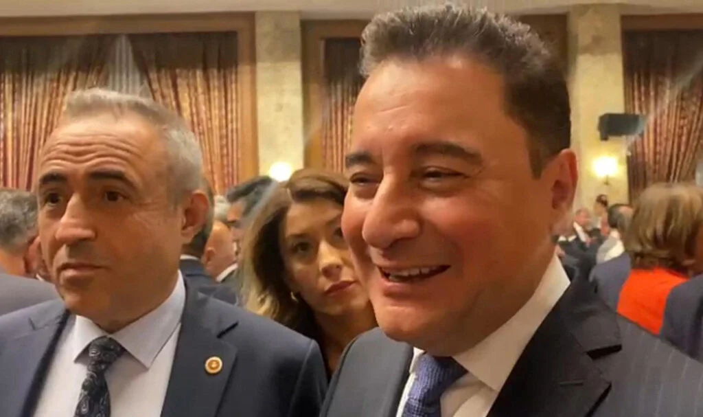 Ali Babacan: "Türkiye İçin İki Kutuplu Siyasete Alternatif Gerekiyor"