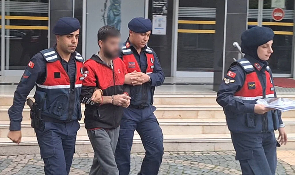 Bafra'da Evinde ve Aracında Uyuşturucu Bulunan Şüpheli Tutuklandı