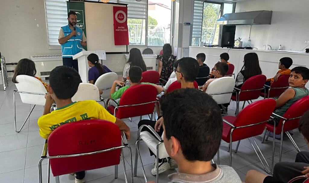 Bafra Gençlik Merkezi'nde Bağımlılıkla Mücadele Eğitimi Verildi