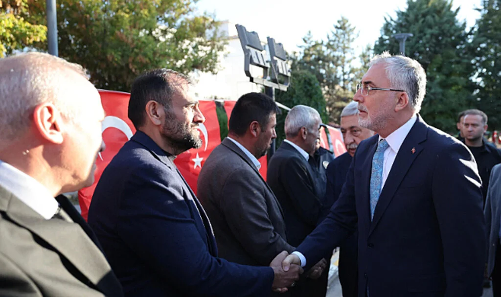 Bakan Işıkhan TUSAŞ’a Başsağlığı Ziyaretinde Bulundu