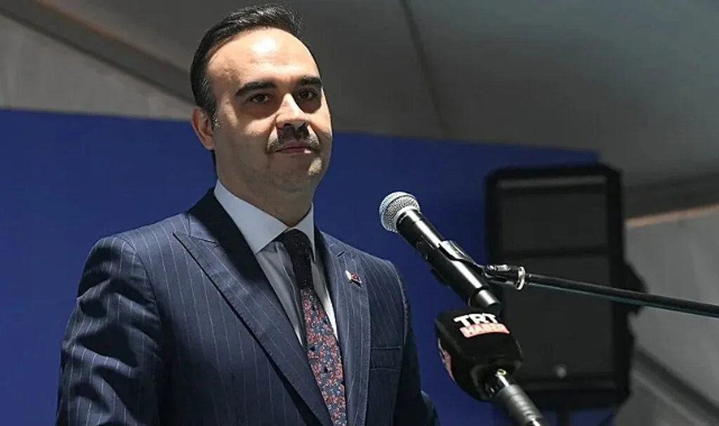 Bakan Kacır: İhracatçılarımıza Desteğimiz Sürecek